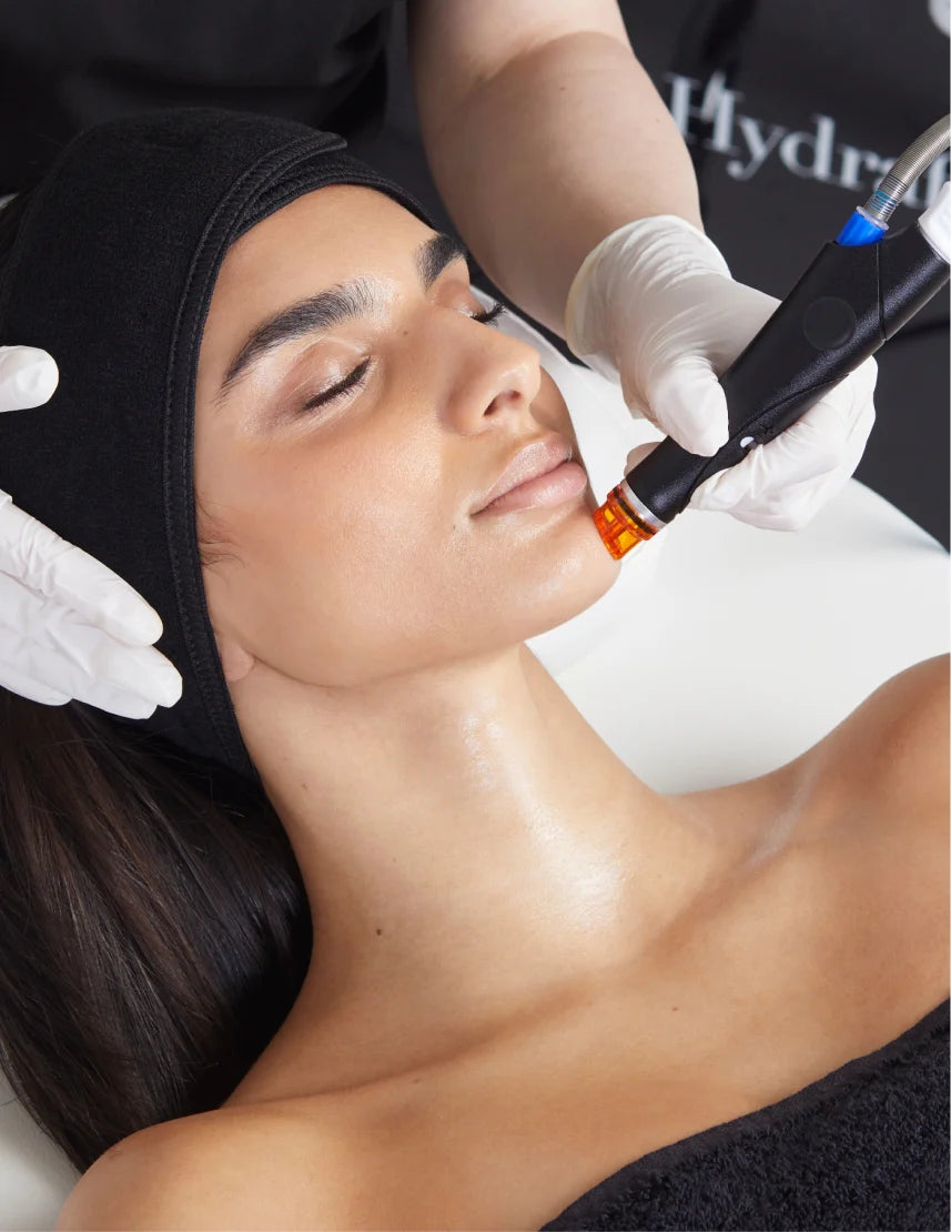 UNVEILING THE BEAUTY RITUALS: HYDRAFACIAL VS. REGULAR FACIAL